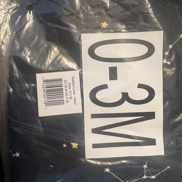 ZippyJamz Organic Cotton Sleeper – Galaxy Love – Navy – Size 0–3M (NWT) - Picture 2 of 4